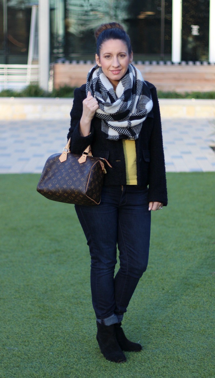 Black and white infinity scarf and skinny jeans