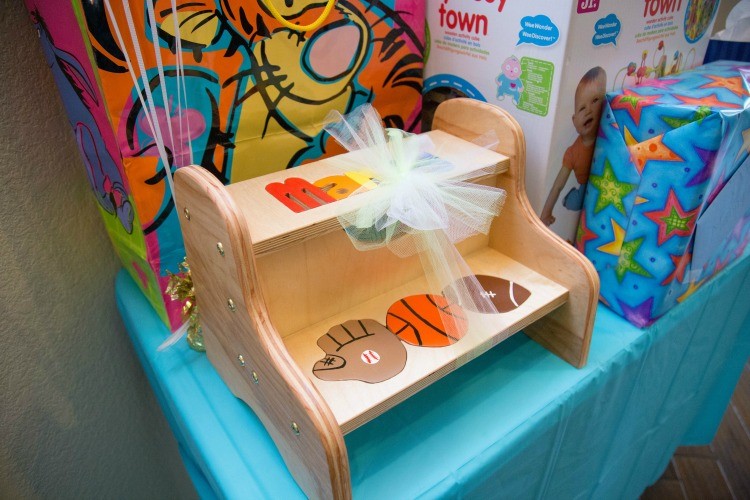 The perfect wooden stool to start potty training with