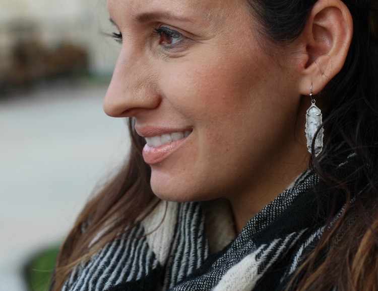 The perfect neutral lipstick and grey Kendra Scott earrings 