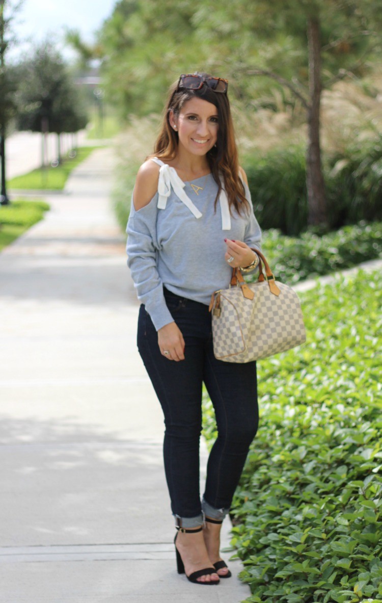 Contrast Ribbon Tie Shoulder Top, Skinny jeans, and heels, Pretty In Her Pearls, Houston Blogger, Petite Blogger, #HoustonBlogger #PetiteBlogger #Romwe 