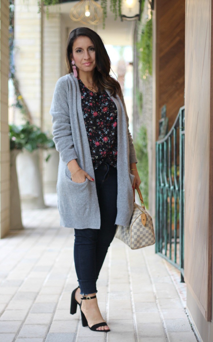 Mom On The Go Outfit - Pretty In Her Pearls