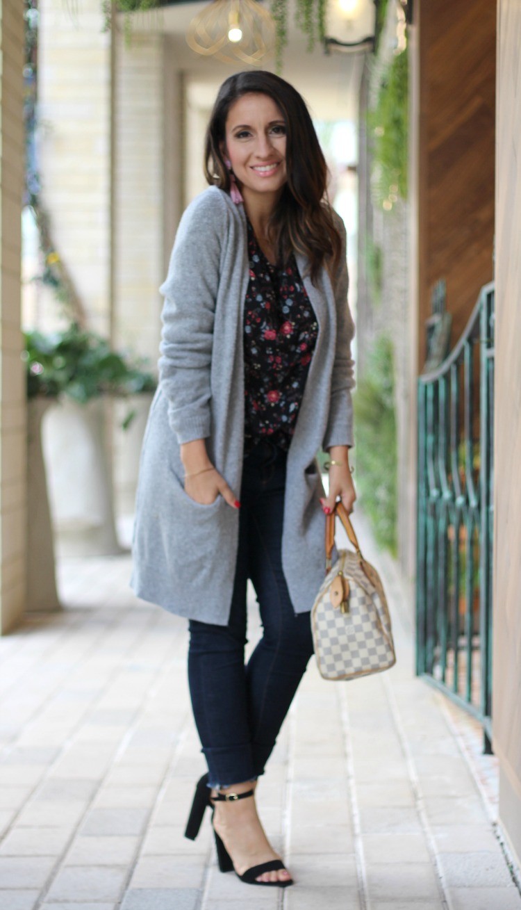 Mom On The Go Outfit - Pretty In Her Pearls