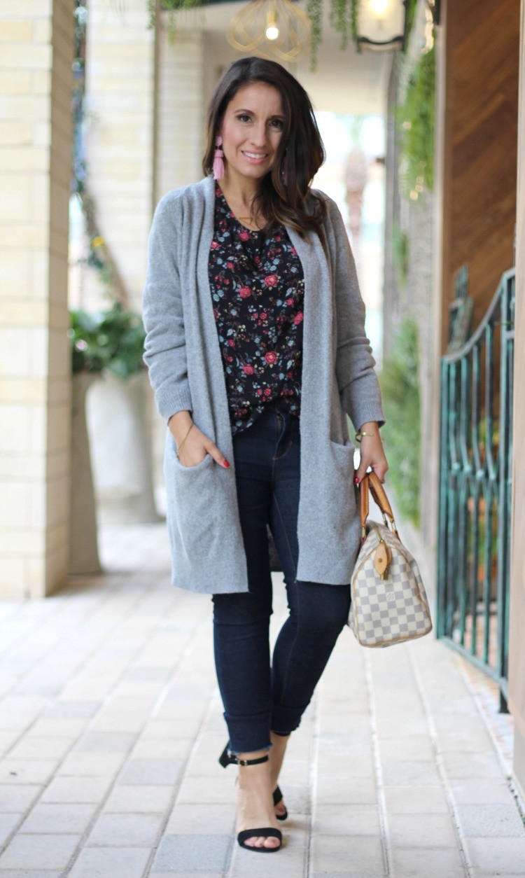 Mom On The Go Outfit - Pretty In Her Pearls