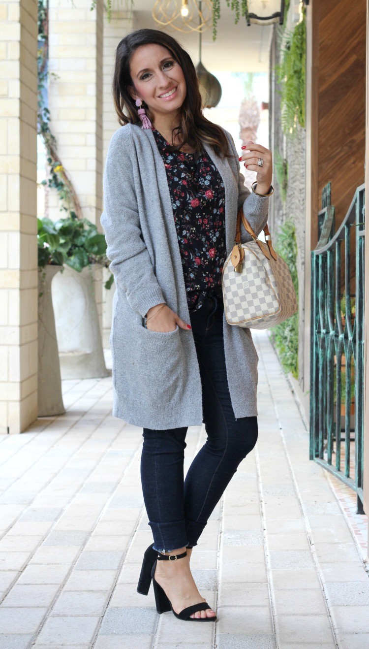 Mom On The Go Outfit - Pretty In Her Pearls